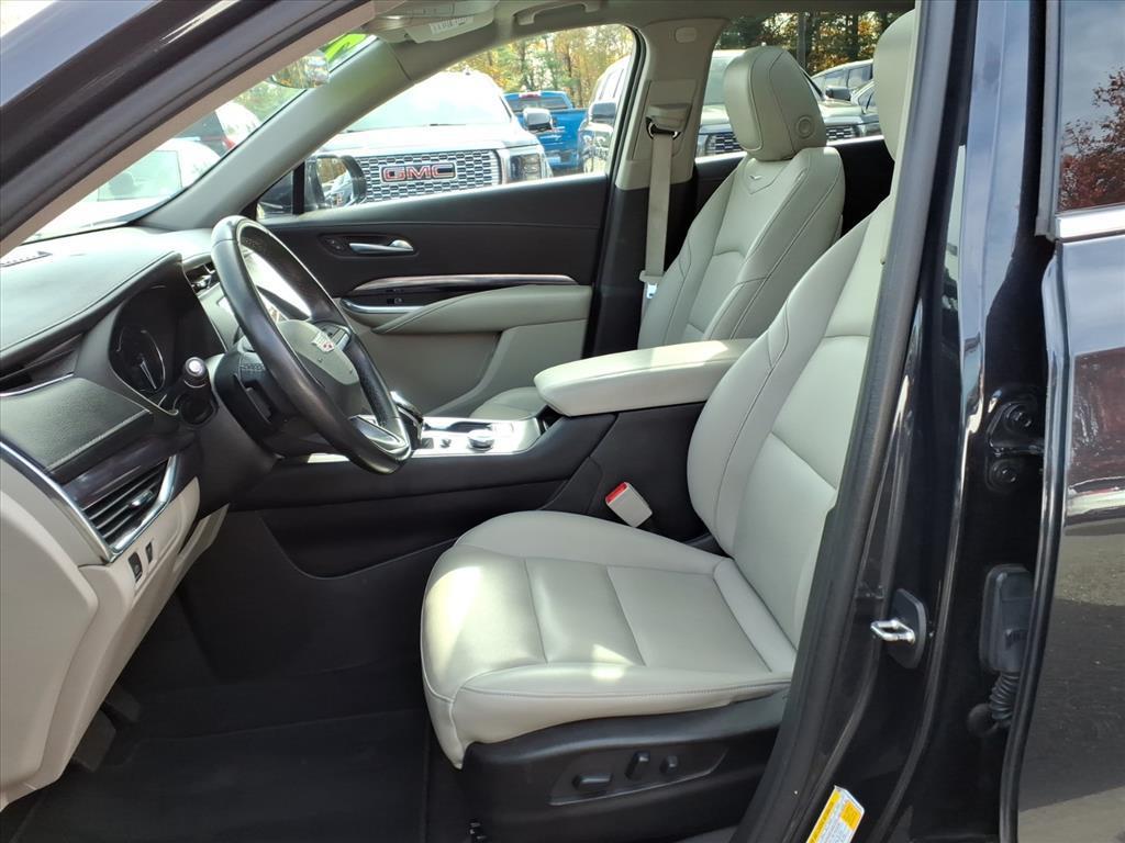 used 2022 Cadillac XT4 car, priced at $24,975