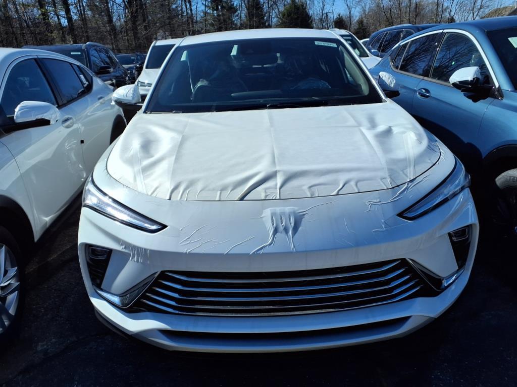 new 2025 Buick Envista car, priced at $26,685