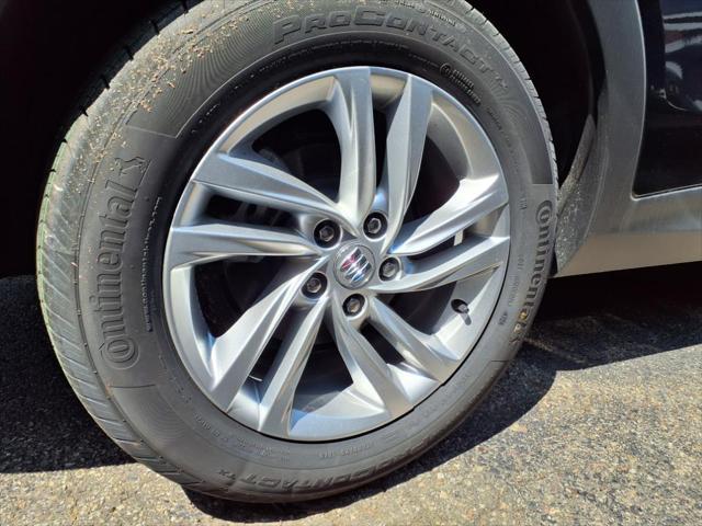 new 2025 Buick Envista car, priced at $27,180