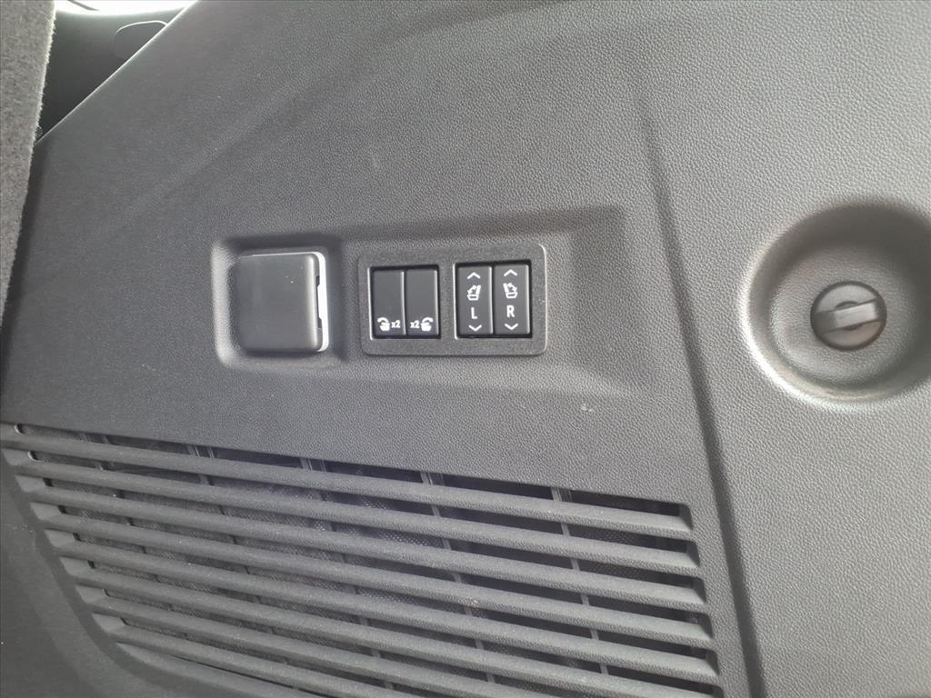 used 2022 GMC Yukon car, priced at $53,794