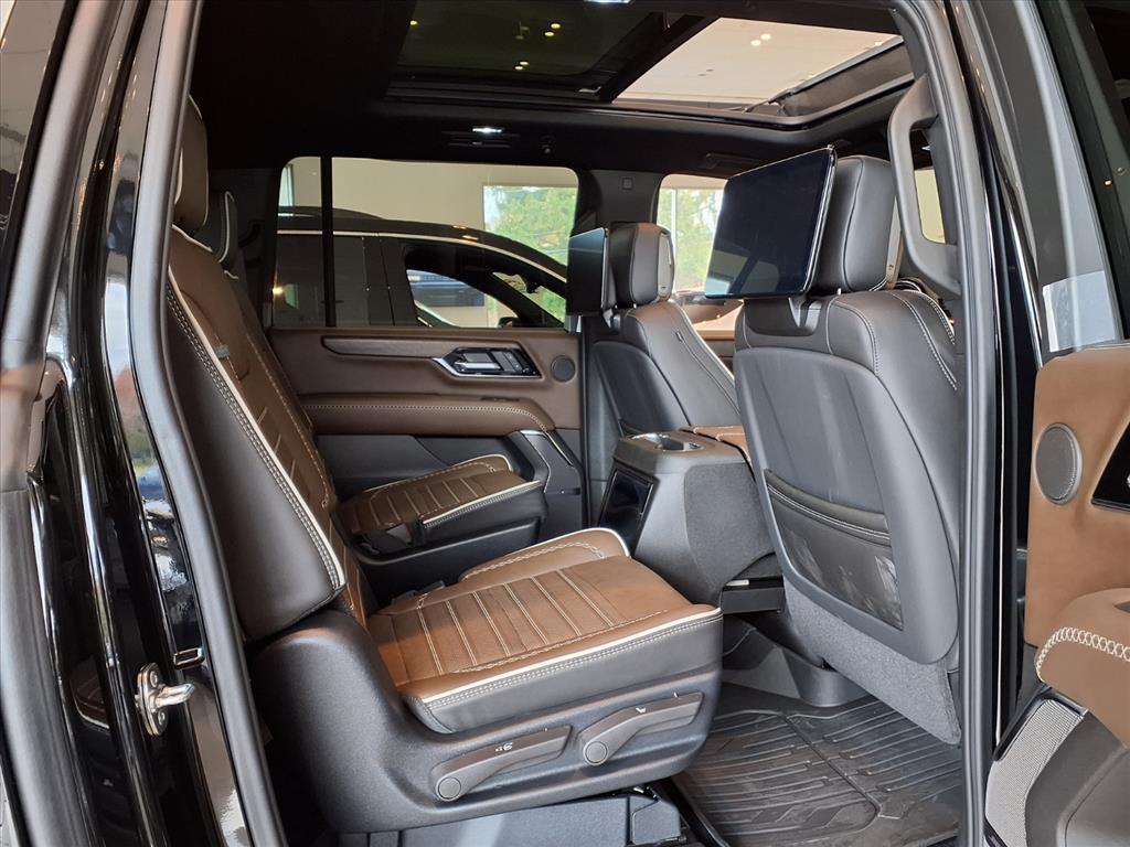 new 2025 GMC Yukon XL car, priced at $109,085