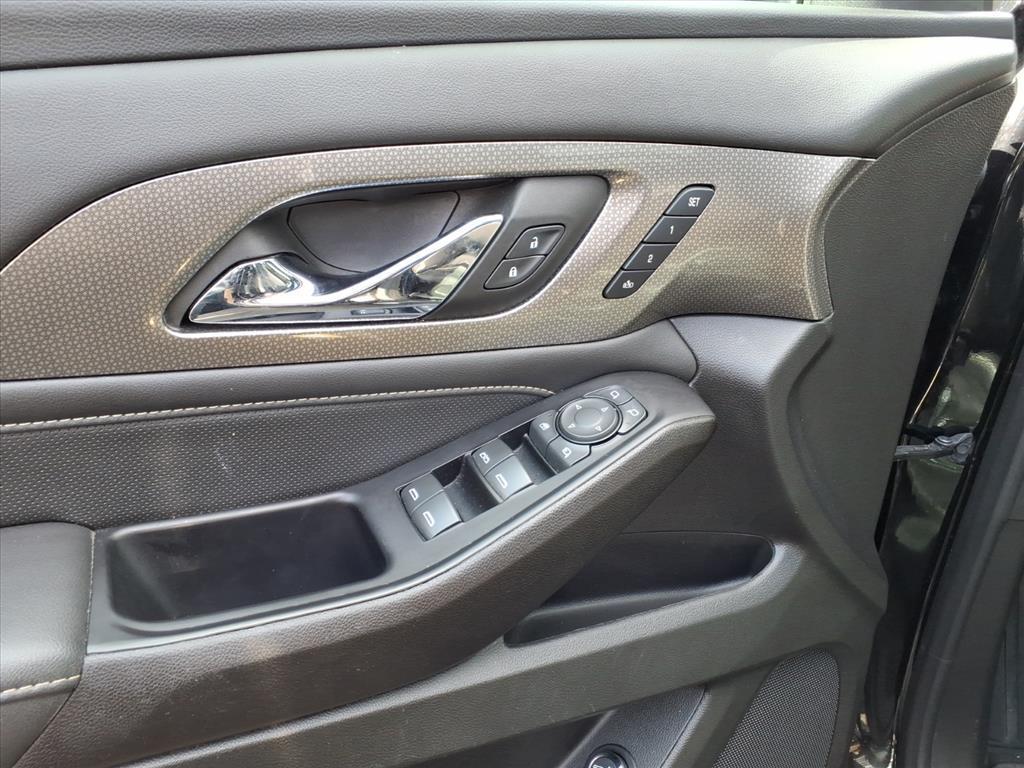 used 2023 Chevrolet Traverse car, priced at $36,108