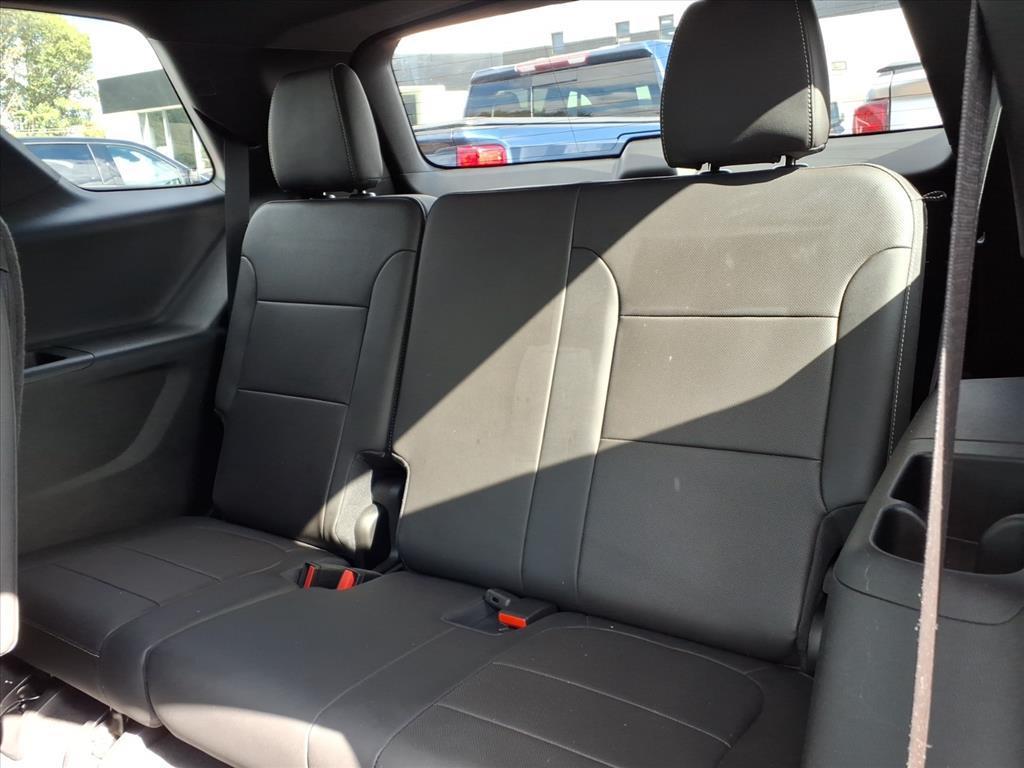used 2023 Chevrolet Traverse car, priced at $36,108