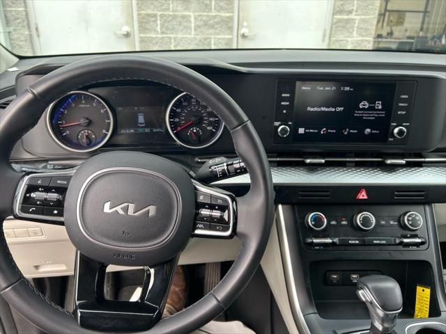 used 2024 Kia Carnival car, priced at $32,987