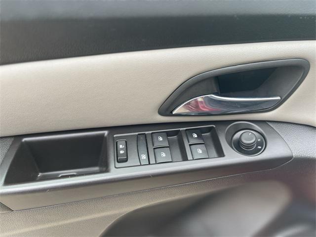 used 2015 Chevrolet Cruze car, priced at $11,000