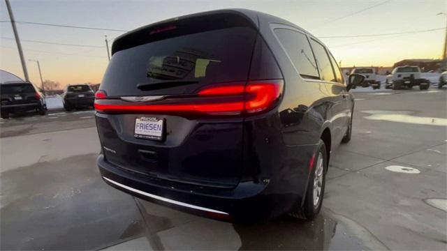 new 2025 Chrysler Pacifica car, priced at $40,020