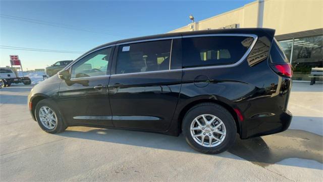 new 2025 Chrysler Pacifica car, priced at $43,754