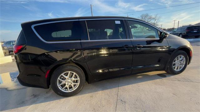 new 2025 Chrysler Pacifica car, priced at $43,754