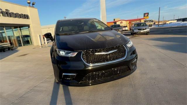 new 2025 Chrysler Pacifica car, priced at $43,754