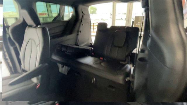 new 2025 Chrysler Pacifica car, priced at $40,626