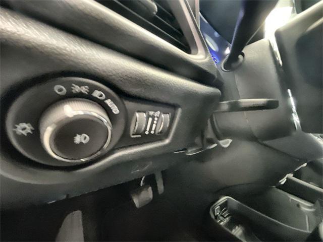 new 2025 Chrysler Pacifica car, priced at $40,626