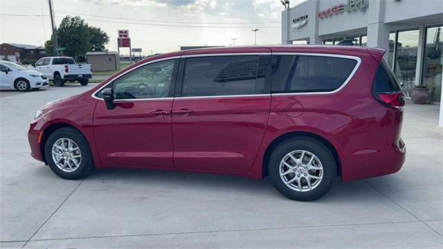 new 2024 Chrysler Pacifica car, priced at $39,495