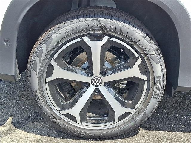 new 2025 Volkswagen Tiguan car, priced at $37,262