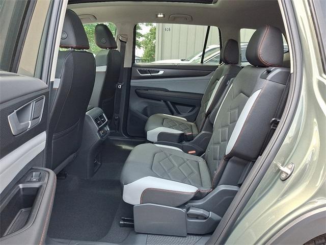 new 2025 Volkswagen Atlas car, priced at $50,281