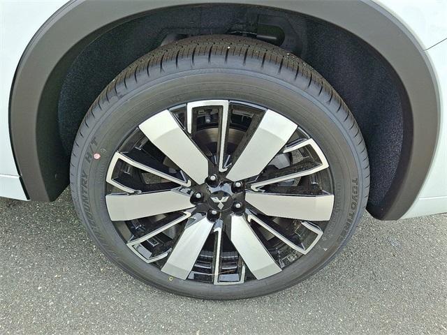 new 2025 Mitsubishi Outlander car, priced at $42,450