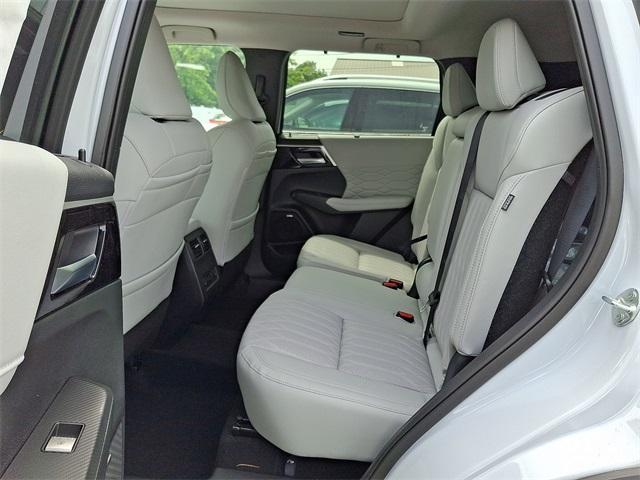 new 2025 Mitsubishi Outlander car, priced at $42,450