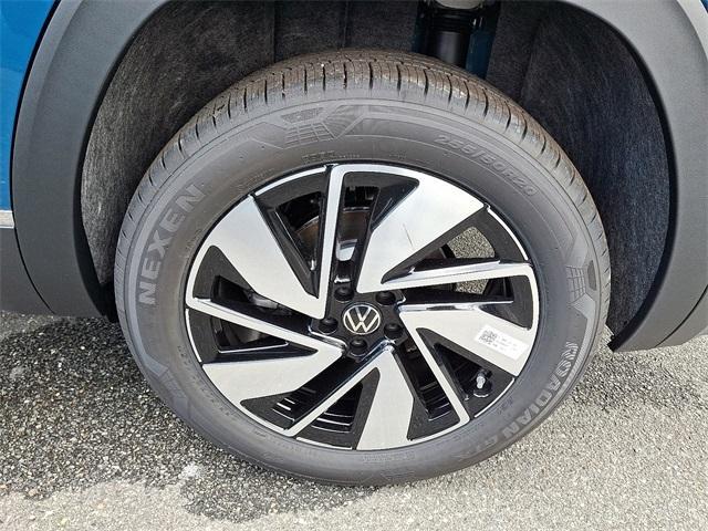 new 2025 Volkswagen Atlas car, priced at $51,534