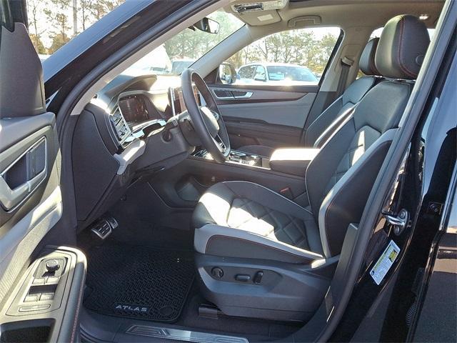 new 2024 Volkswagen Atlas car, priced at $50,081