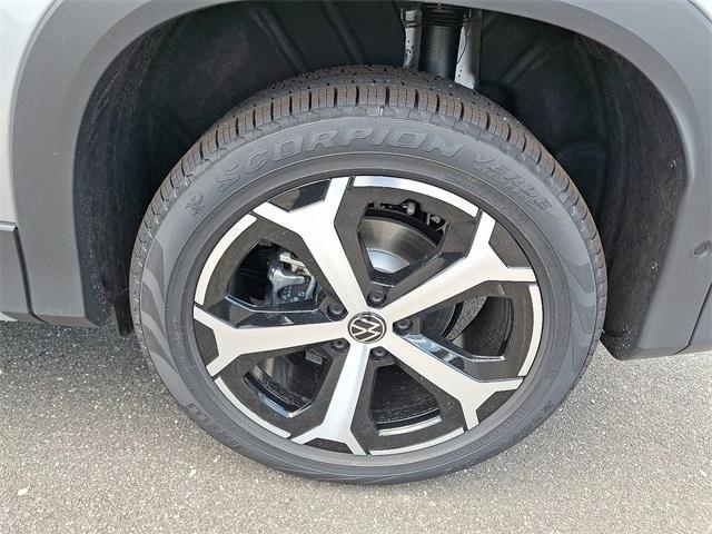 new 2025 Volkswagen Tiguan car, priced at $37,699