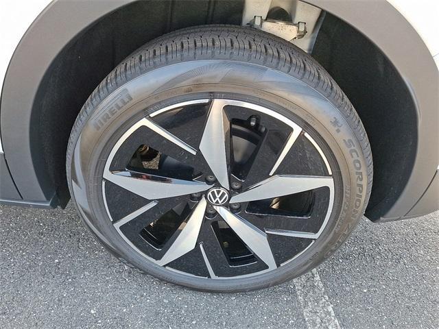 new 2025 Volkswagen ID.4 car, priced at $56,356