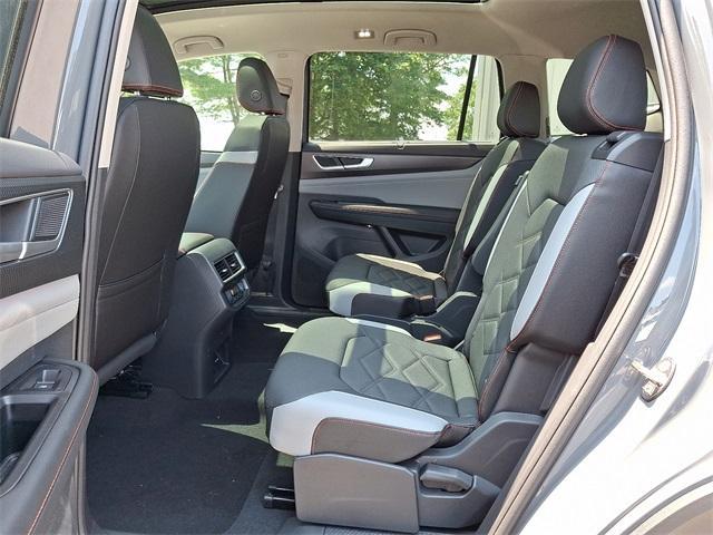 new 2025 Volkswagen Atlas car, priced at $51,501