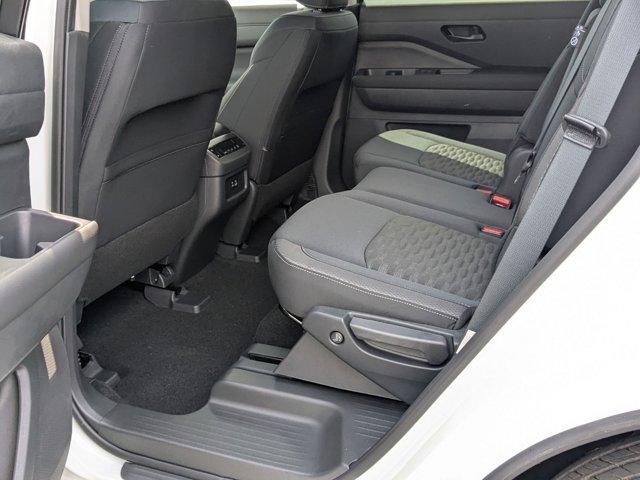 new 2025 Nissan Pathfinder car, priced at $40,999