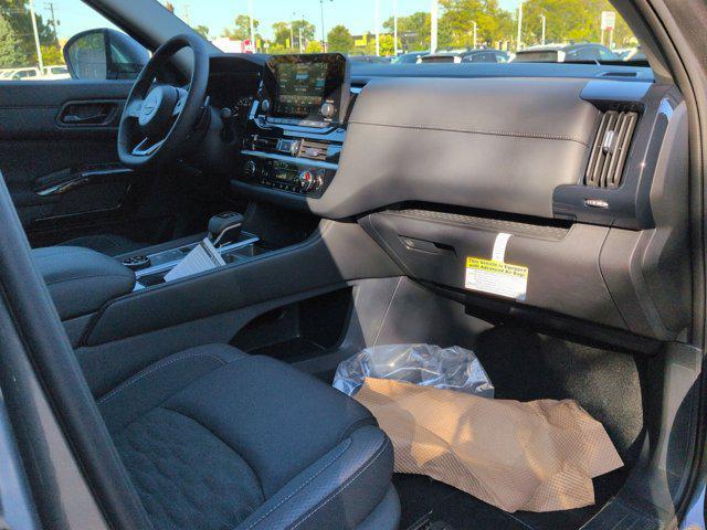 new 2025 Nissan Pathfinder car, priced at $36,799