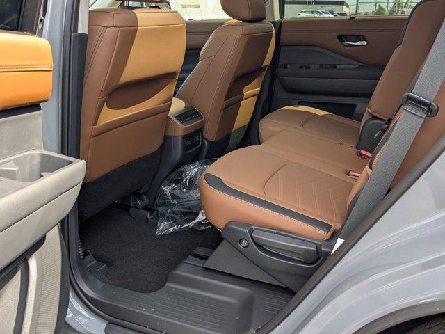 new 2025 Nissan Pathfinder car, priced at $49,999