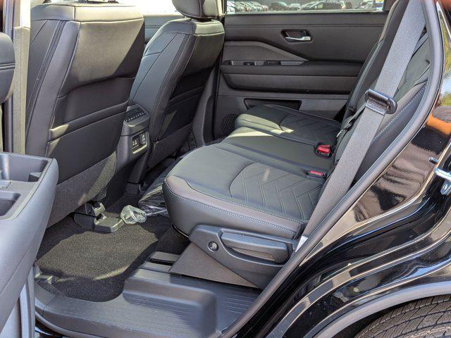 new 2025 Nissan Pathfinder car, priced at $45,499