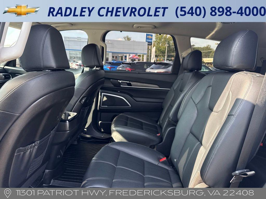 used 2022 Kia Telluride car, priced at $28,000