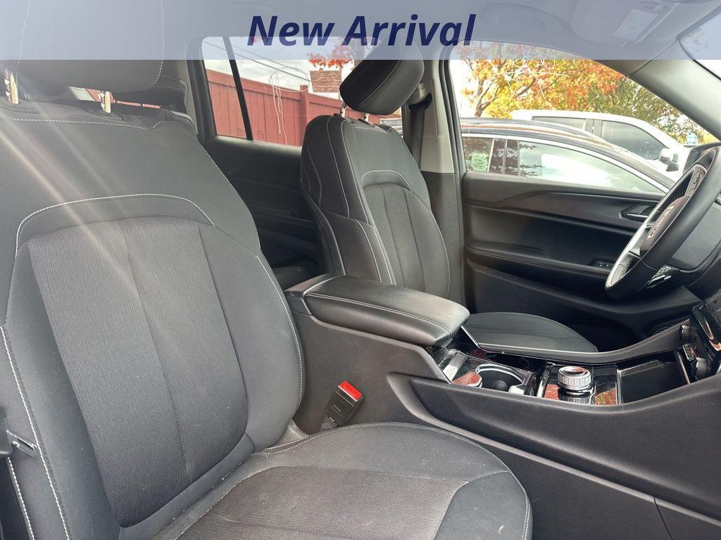 used 2023 Jeep Grand Cherokee L car, priced at $28,000