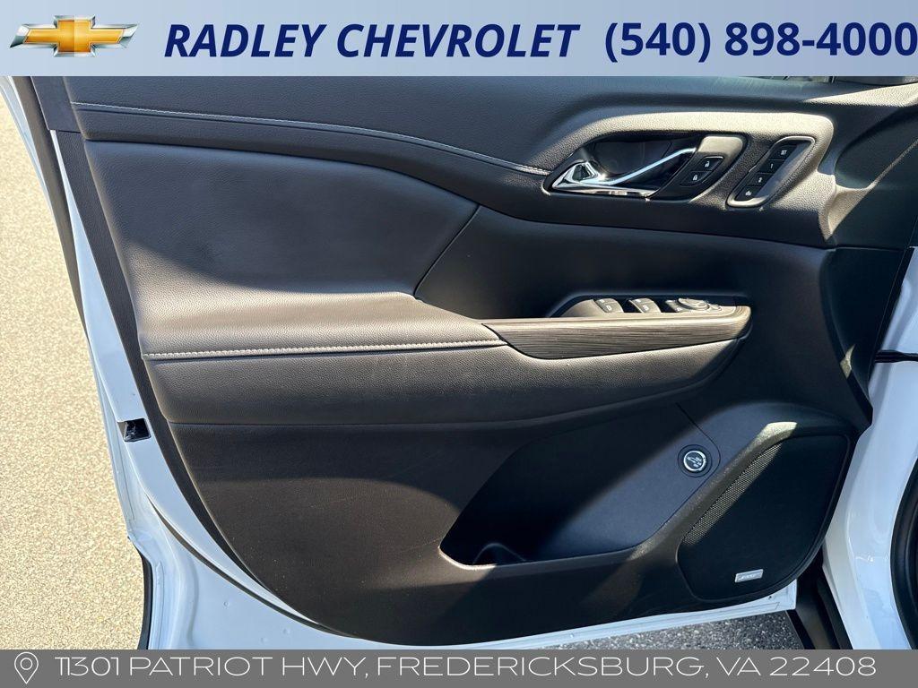 used 2023 GMC Acadia car, priced at $32,000