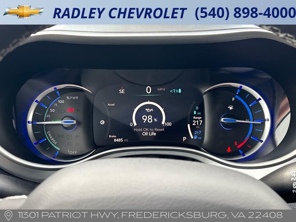 used 2024 Chrysler Pacifica Hybrid car, priced at $36,000