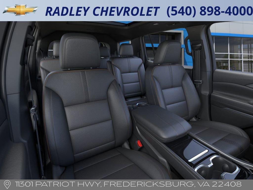 new 2025 Chevrolet Traverse car