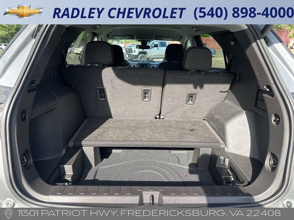 used 2024 Chevrolet Equinox car, priced at $25,500
