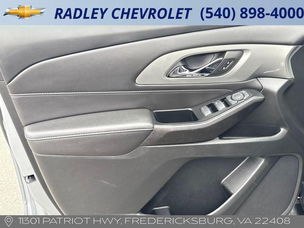 used 2023 Chevrolet Traverse car, priced at $28,000