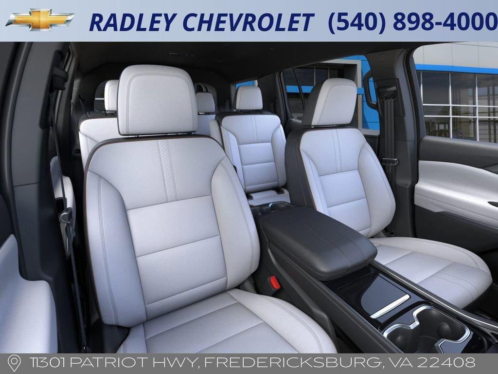 new 2025 Chevrolet Traverse car