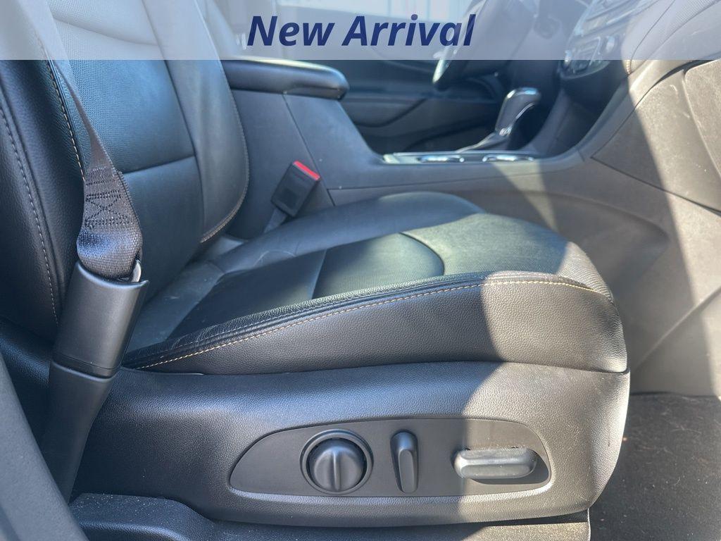 used 2021 Chevrolet Equinox car, priced at $22,400