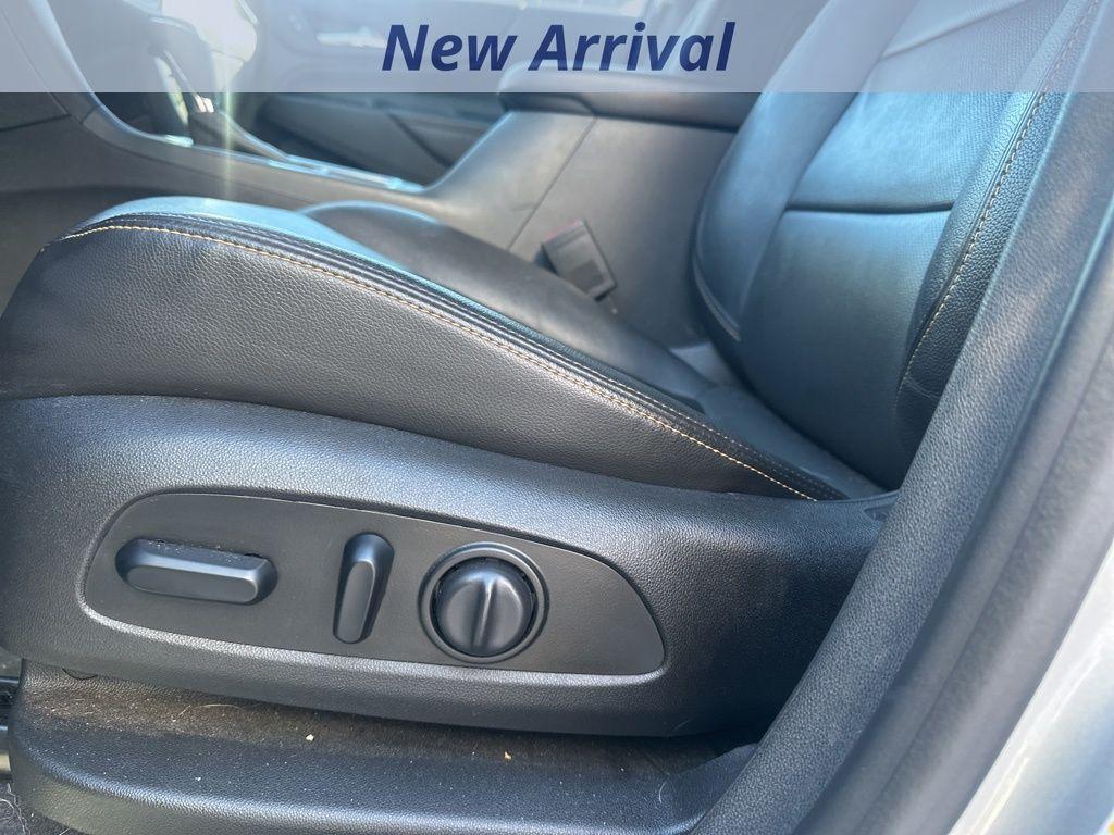 used 2021 Chevrolet Equinox car, priced at $22,400