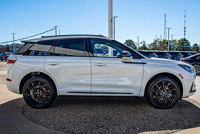 new 2025 Lincoln Corsair car, priced at $52,120