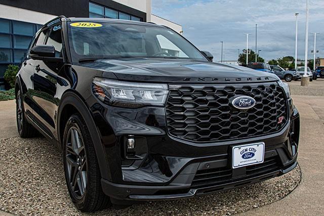 new 2025 Ford Explorer car, priced at $61,310
