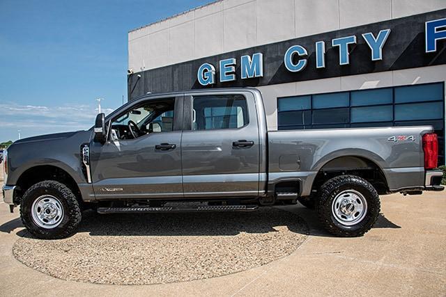 new 2025 Ford F-250 car, priced at $67,555