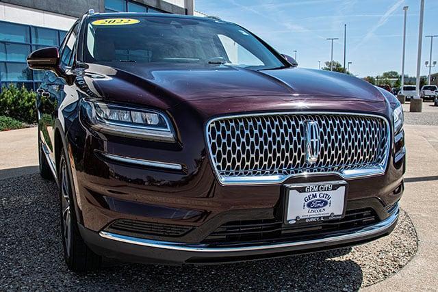 used 2022 Lincoln Nautilus car, priced at $39,397