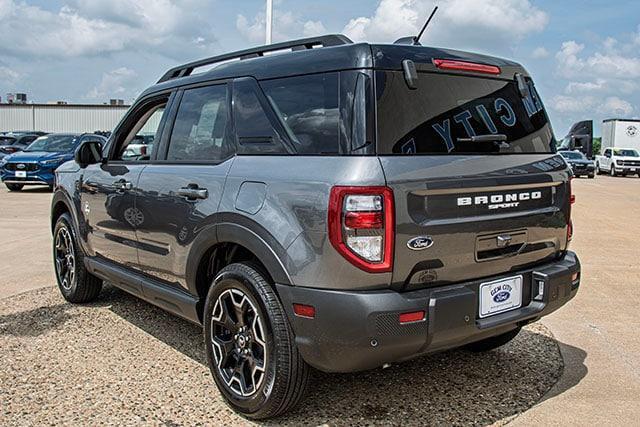 new 2025 Ford Bronco Sport car, priced at $37,685
