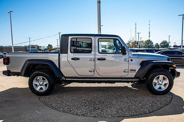 used 2020 Jeep Gladiator car, priced at $33,594