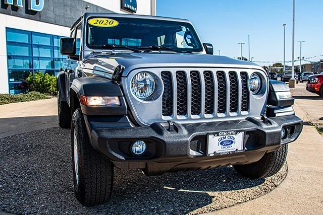 used 2020 Jeep Gladiator car, priced at $33,594