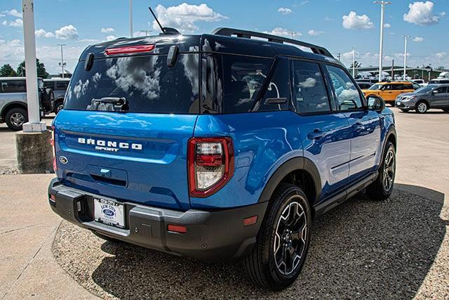 new 2025 Ford Bronco Sport car, priced at $37,452