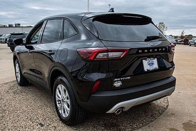 new 2025 Ford Escape car, priced at $33,920