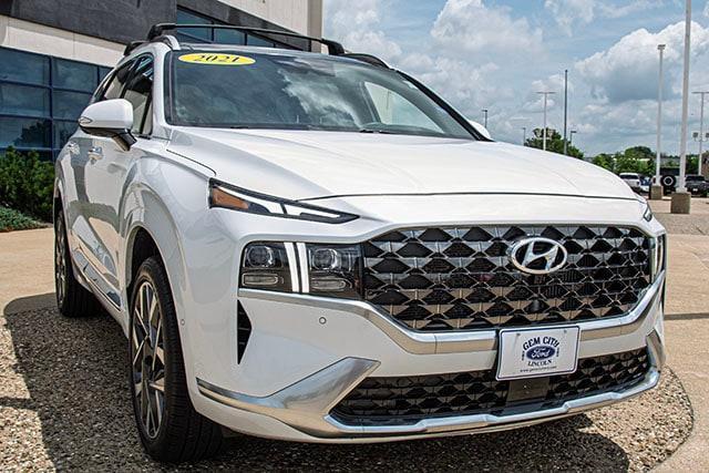 used 2021 Hyundai Santa Fe car, priced at $26,497