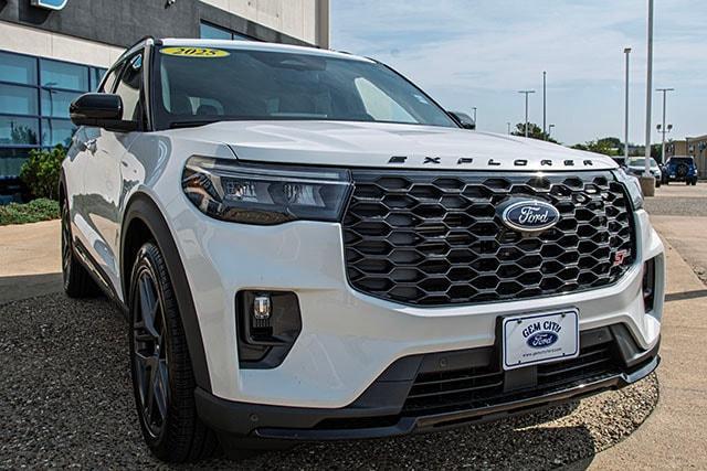 new 2025 Ford Explorer car, priced at $61,610